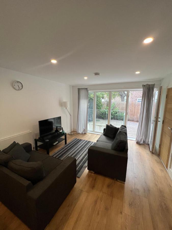 Апартаменты Clapham House Лондон Экстерьер фото
